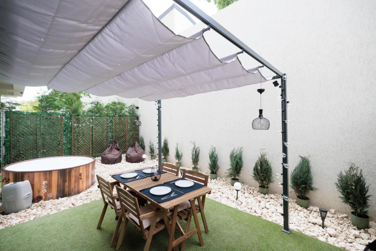 Downtown Hidden Garden With Jacuzzi In Bucharest Leilighet Eksteriør bilde