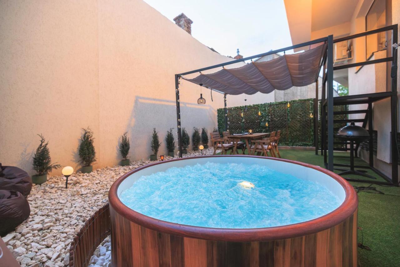 Downtown Hidden Garden With Jacuzzi In Bucharest Leilighet Eksteriør bilde