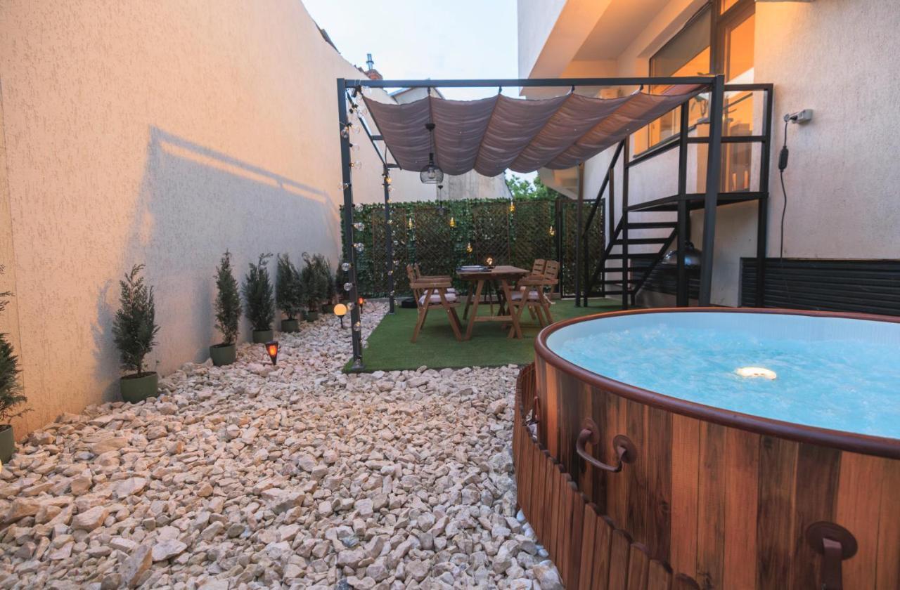 Downtown Hidden Garden With Jacuzzi In Bucharest Leilighet Eksteriør bilde