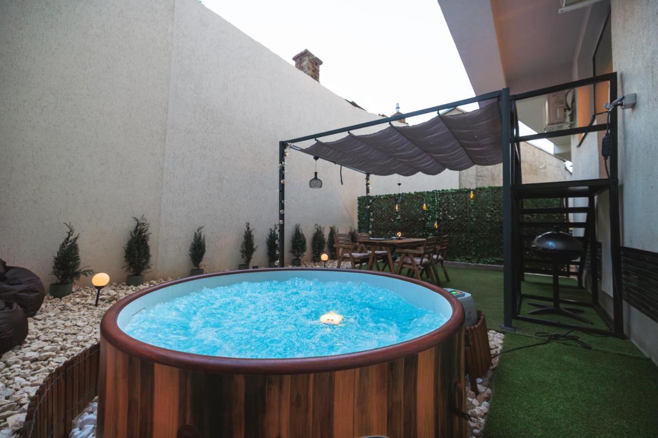 Downtown Hidden Garden With Jacuzzi In Bucharest Leilighet Eksteriør bilde