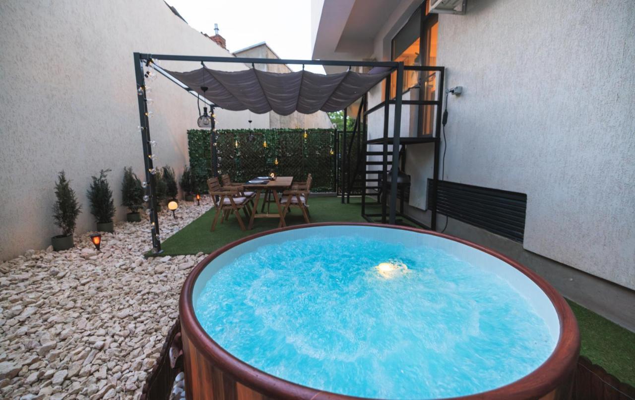 Downtown Hidden Garden With Jacuzzi In Bucharest Leilighet Eksteriør bilde